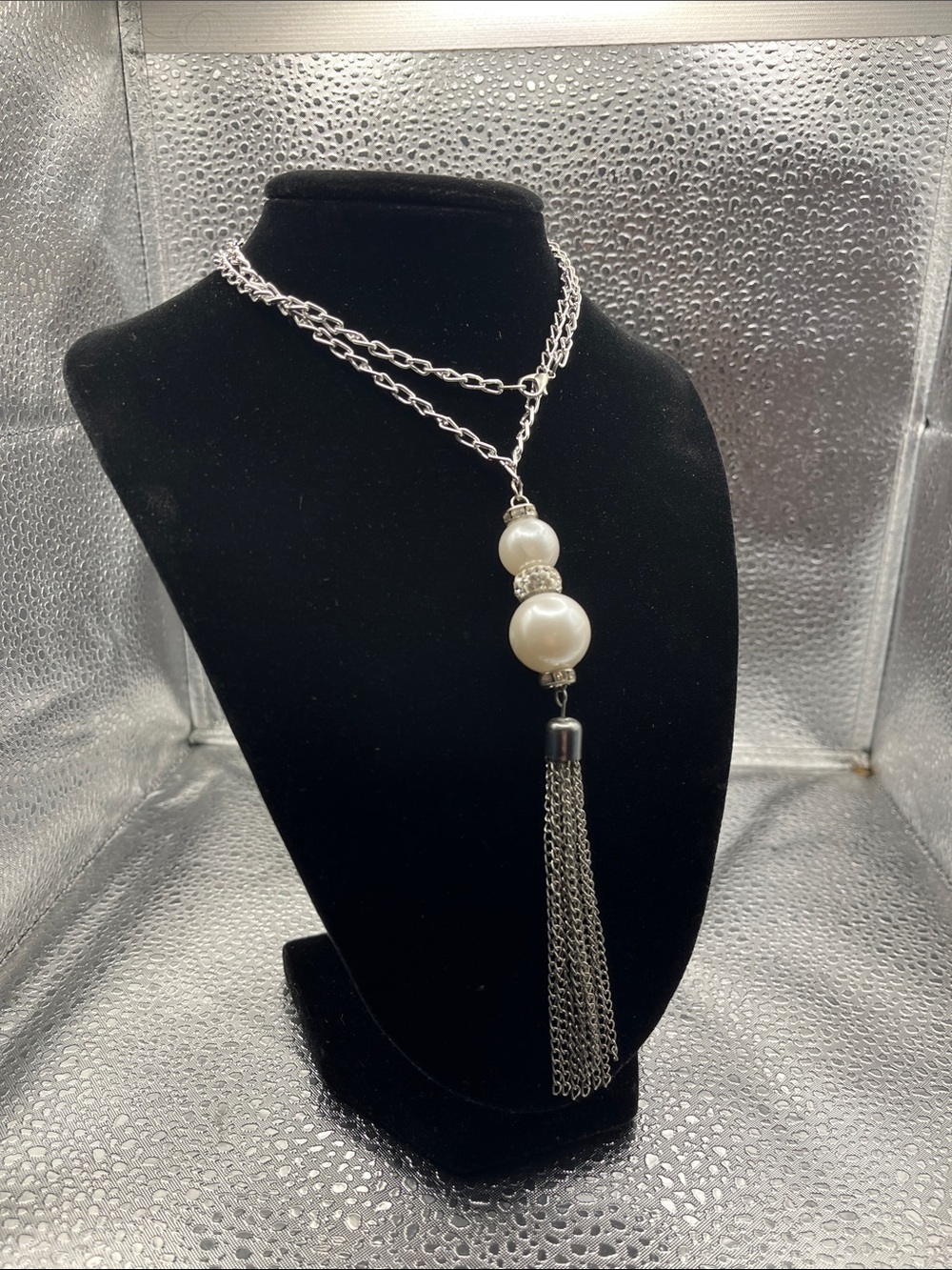 Elegant Silver Chain Necklace with White Pearl Pendant and Tassel